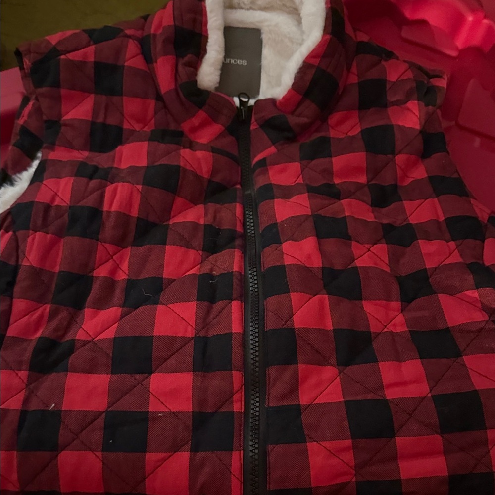 Red and Black Plaid Quilted Vest REVERSIBLE : MINT CONDITION